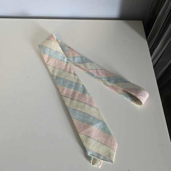 Etienne Aigner Classic Pastel Tie - Picture 6 of 6